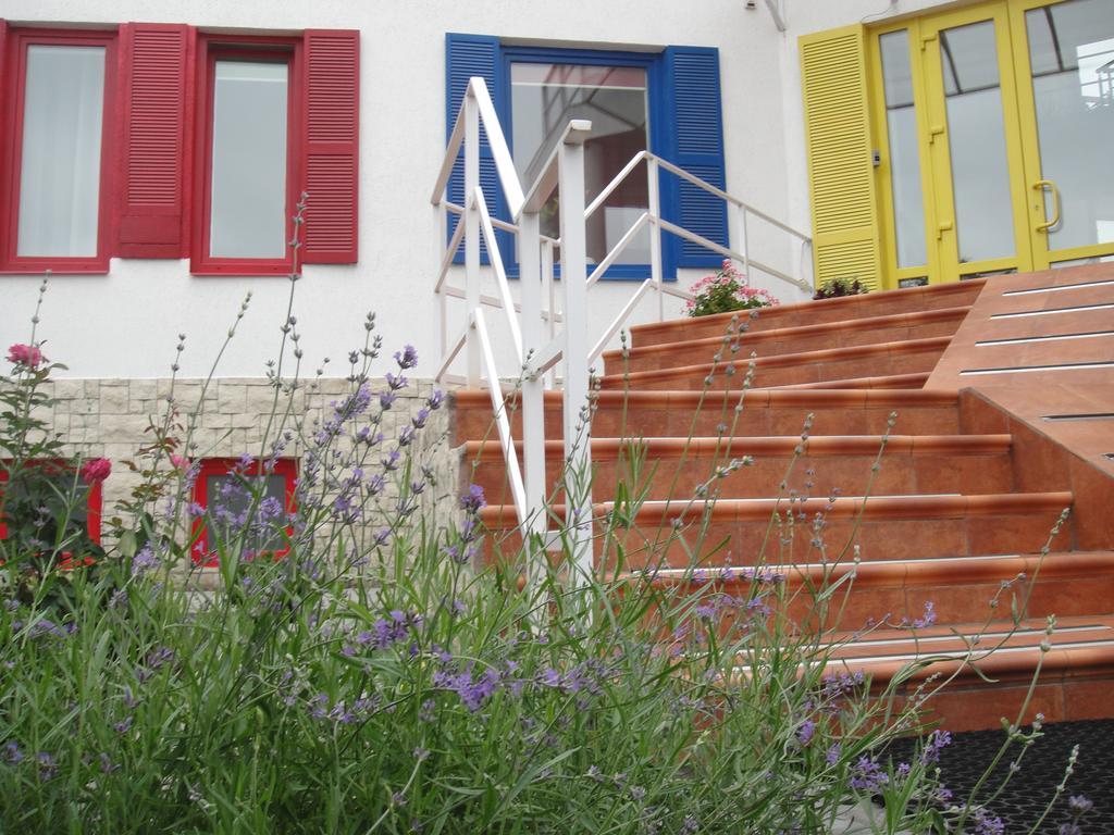 12 Months Mini Hotel Odesa Exterior photo