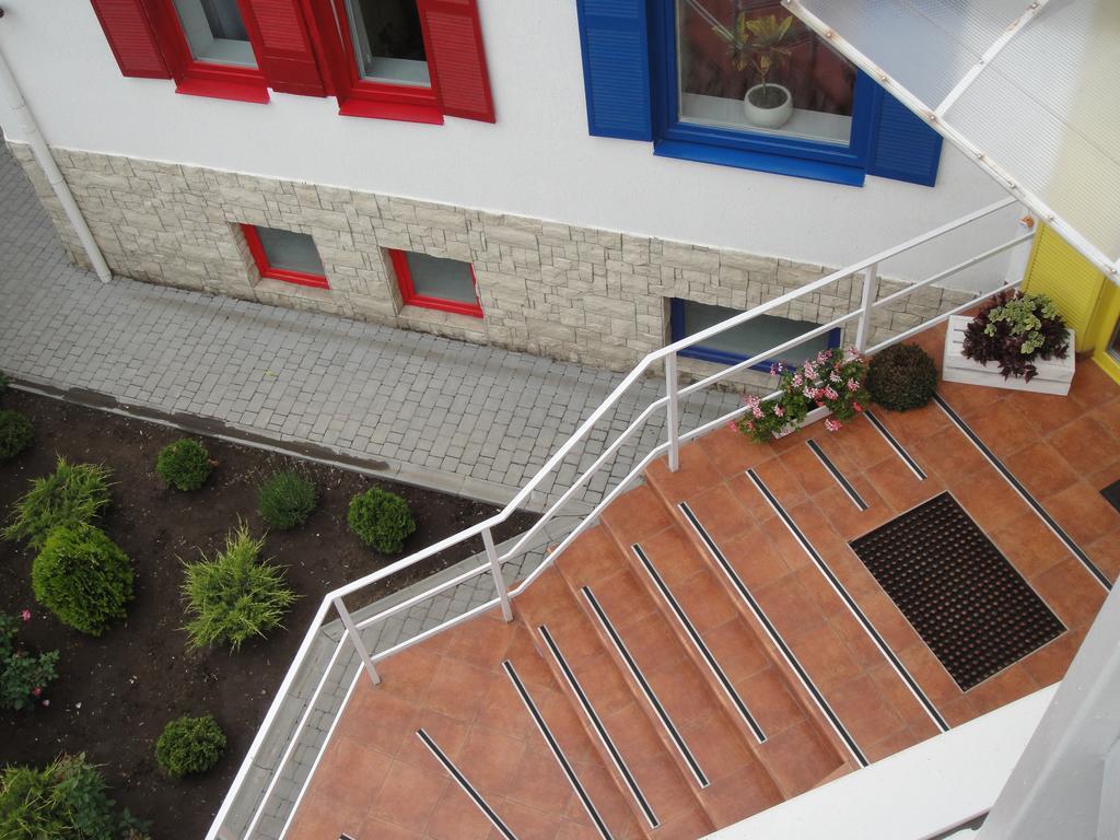 12 Months Mini Hotel Odesa Exterior photo