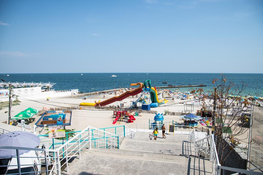 12 Months Mini Hotel Odesa Exterior photo