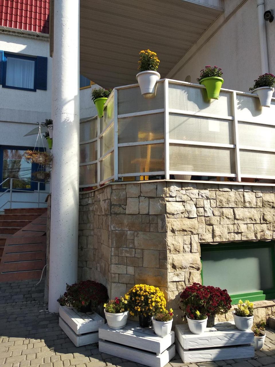 12 Months Mini Hotel Odesa Exterior photo